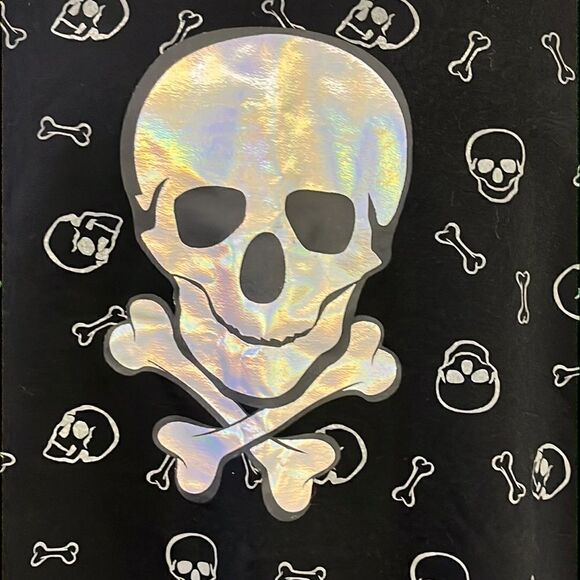 Pumpkins & Potions Skulls and Bones Long Sleeves Crewneck Pullover Shirt- Large - Picture 5 of 15